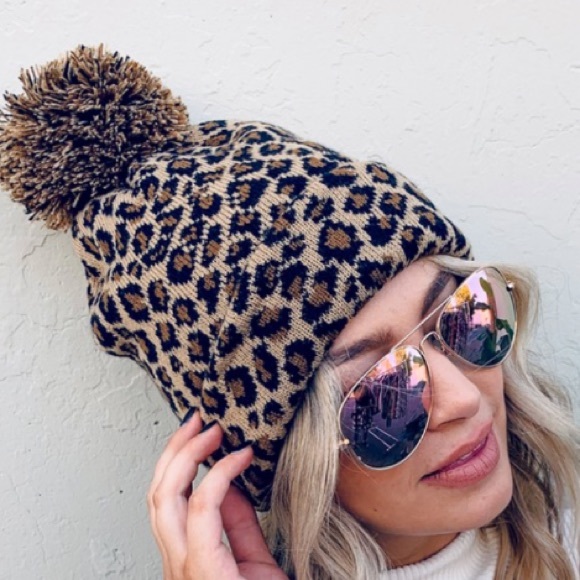 5 ⭐️ Rated Knit Leopard Print Beanie with Pom Pom - Picture 4 of 11